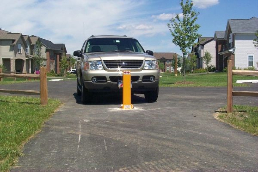 TrafficGuard, Inc Single Post - Bollards Removable Pedestrian Path, Geneva, IL